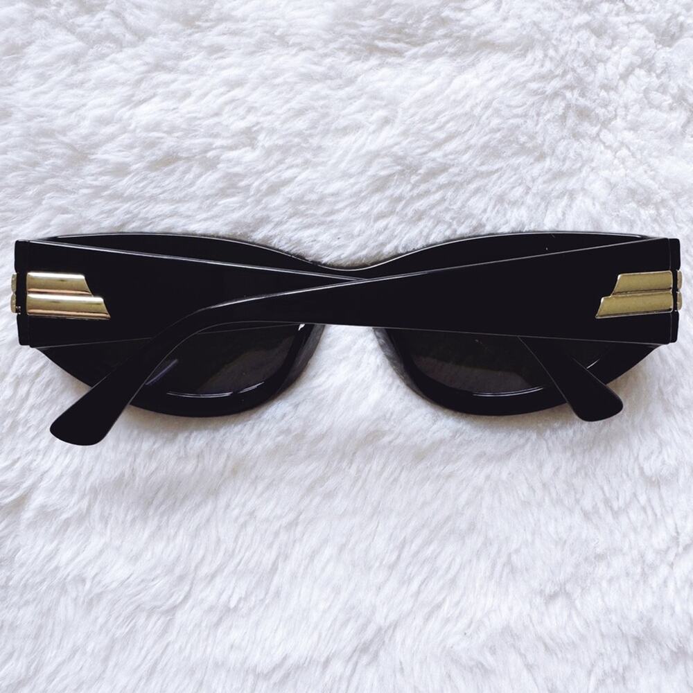 Faye Mirrored Purple with Black Rim Sunglasses - Picture 16 of 16
